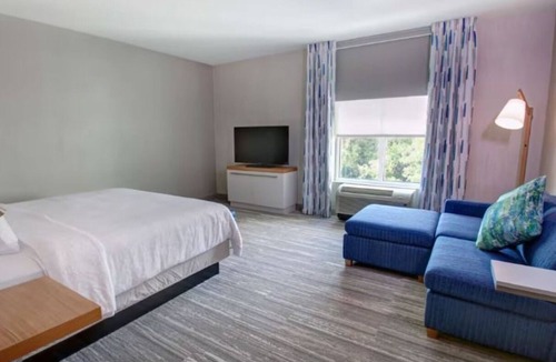 Wesley Chapel Hotel | Comfort Guaranteed! Free Breakfast, Parking, Outdoor Pool, Pet-friendly!