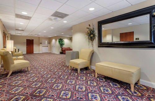 Statesboro Hotel | Comfort Inn & Suites Statesboro - University Area