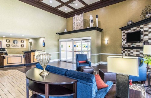 Greenwood Hotel | Comfort Inn & Suites Greenwood near University