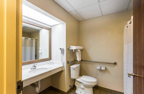 Thomson Hotel | Comfort Inn & Suites Thomson