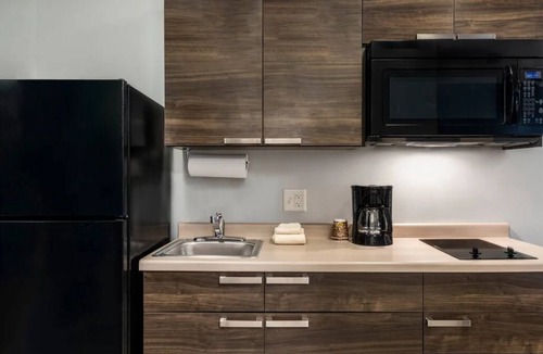 Augusta Hotel | Comfort & Kitchenettes Near Golf & Riverwalk way