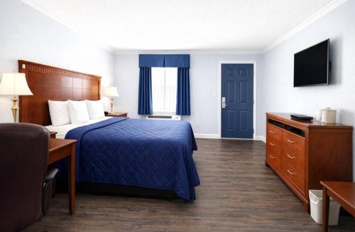 Antioch Hotel | Comfort Room, One king Bed, Non-smoking