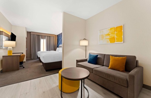 Augusta Hotel | Comfort Suites Augusta Riverwatch
