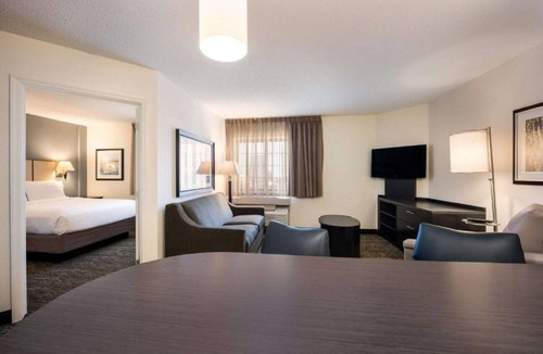 Gwinnett Place Hotel | Comfortable Corporate Stay in the Atlanta Gwinnett Area l 3 Units