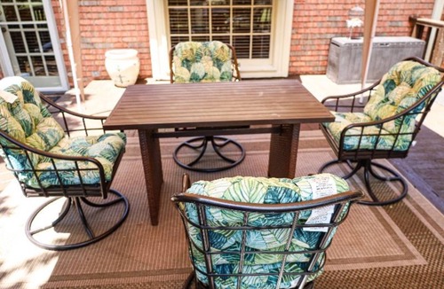 Cordova House | Comfortable Cozy Jett tub, outside deck safe suburban neighborhood.