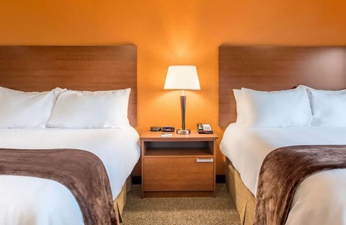 Lithia Springs Hotel | Comfortable Room w/Full Kitchen Near Six Flags