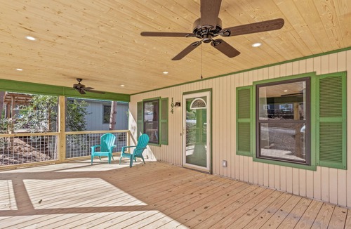 Royal Pines House | Comfy and Convenient South Asheville Getaway