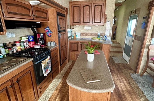 Fleming House | Comfy and cozy RV retreat like having your own campground space