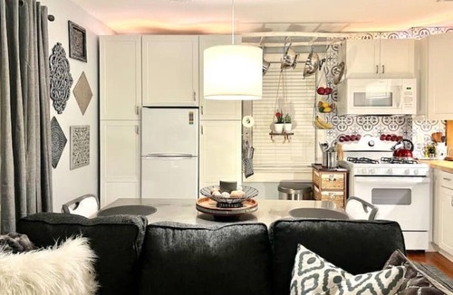 Easley Apartment | Comfy, cozy duplex apartment in downtown Easley