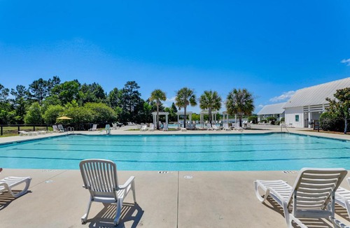 Moncks Corner House | Community Pools + Dock: Moncks Corner Getaway