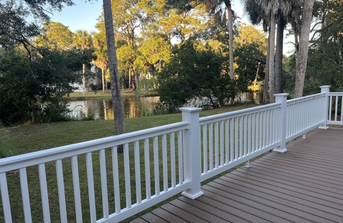 Blue Heron Lake House | Completely remodeled Fripp Home on lagoon in quiet cul-de-sac- 5 min from beach!