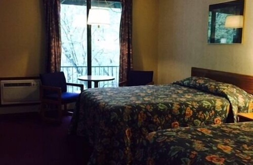 Branson Hotel | Compton Ridge Resort