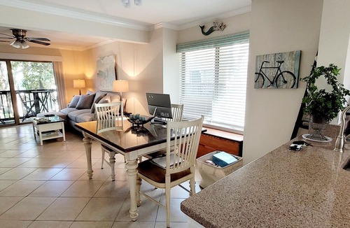 Hilton Head Island Condo | Condo Near Coligny Circle, Beach, & New Park; all within 1 to 2 Blocks