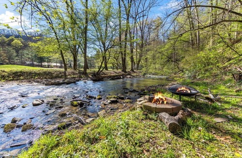 Whittier Condo | Condo w/Creek, Golf & Mtn Views, Only 5 Steps to get in and Washer & Dryer!