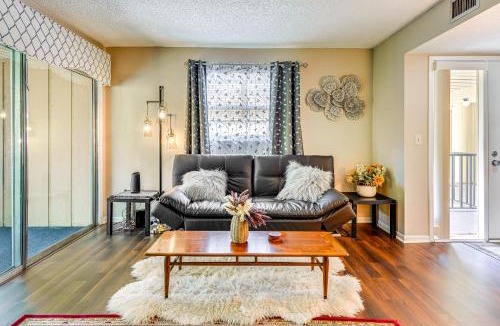 Deltona Lakes House | Condo w/Pool & Beach Access Near Theme Park