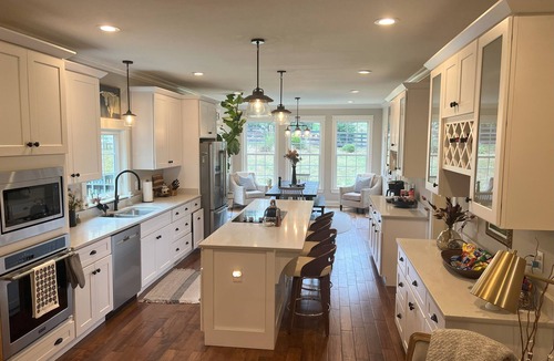 Franklin House | Contemporary Country Charm in Franklin TN! Minutes from Cool Springs & Nashville