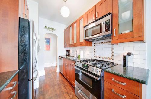 Cherry House | Contemporary gem in the Heart of Myers Park