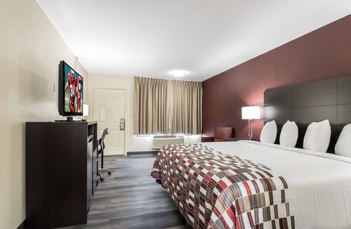 Dandridge Hotel | Convenient Room Near Dandridge Dining & Attractions – Easy Highway Access