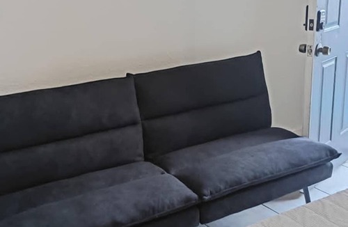 Parkside Apartment | Convenient Studio in Hollywood 116