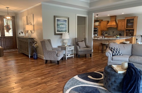 North Augusta House | Convenient to Masters Tournament. Home overlooks golf course/water.