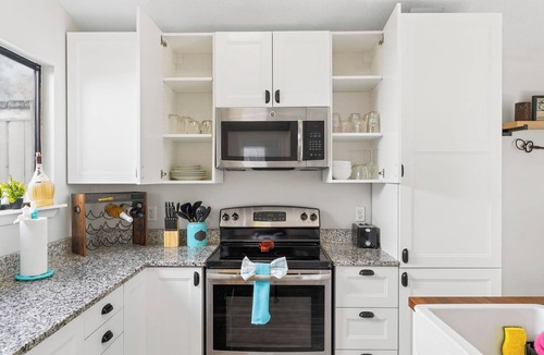 Doctors Inlet House | Coral Reef Retreat 30 min to Beach High Speed Wi-Fi