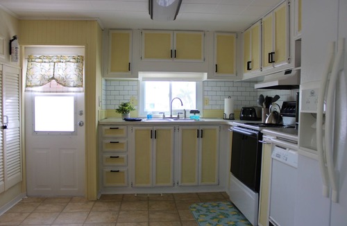 Nettles Island Cottage | Corner Lot 2 Bed 1 Bath Pet Friendly