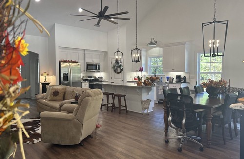 Lincolnton Cottage | Cottage near Elijah State Park, Savannah Lakes Village, Baker and Hickory Knob.
