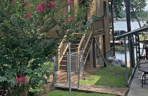 Leesville House | Cottage on the Cove (w/dock)