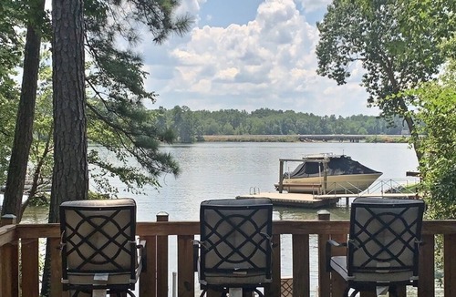 Leesville House | Cottage on the Cove (w/dock)