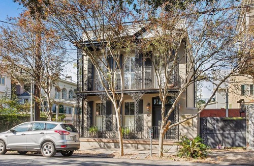 Historic Downtown Savannah House | Cotton Manor by Lucky Savannah