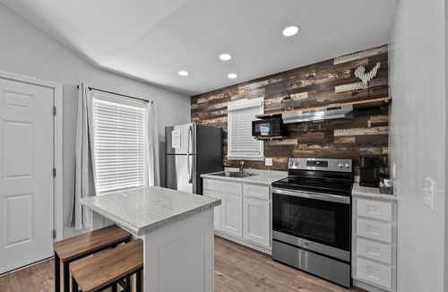 Reidsville Apartment | "Cottonwood" Cottage Reidsville Georgia