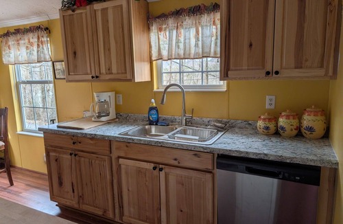 Ashley Oaks House | Country living 2 bdrm 2 bath 15 min. from Oak Ridge, 20 min fr Powell, Knoxville
