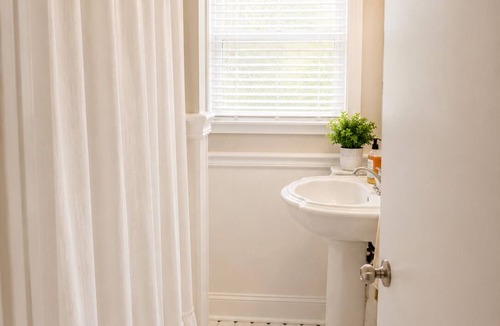 McRae House | Country Springs Cottage