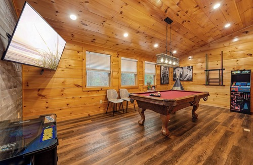 Sevierville Cabin | Couples Refuge by Ghosal Luxury Lodging