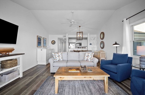 Saint Helena Island Villa | Couples Retreat with Breathtaking Oceanfront Views, Community Pool, Elevator - 735 North Hampton