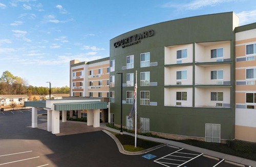 Pine Forest Hotel | Courtyard By Marriott Fayetteville Fort Bragg Spring Lake
