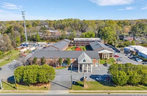 Sheffield Park Apartment | Cozy 1-bedroom apartment in serene Charlotte with AC and gym access