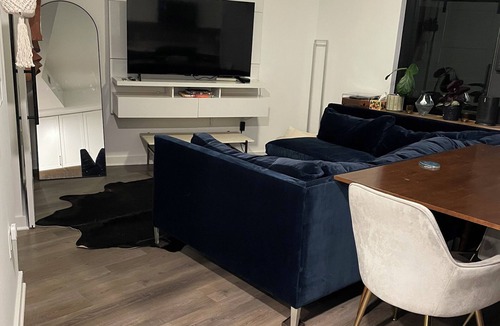 Sobro Apartment | Cozy 1-bedroom apartment with Pool & Parking in Downtown Nashville.