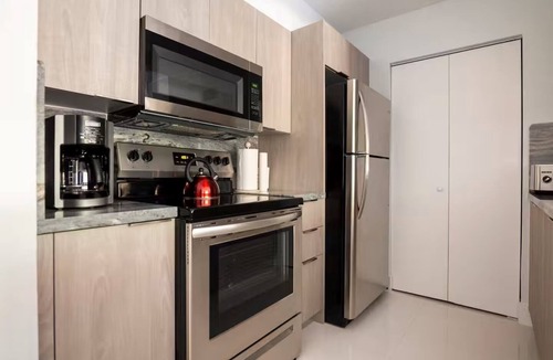 Aventura Apartment | Cozy 1-bedroom apartment with AC in brilliant Miami