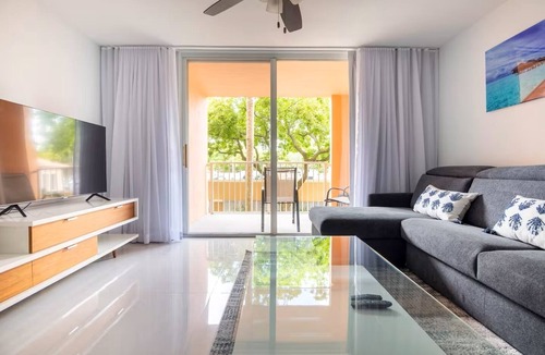 Aventura Apartment | Cozy 1-bedroom apartment with AC in brilliant Miami