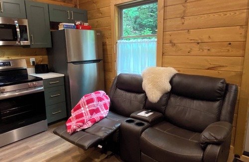 Bryson City Cabin | Cozy 1 bedroom/loft cabin located in beautiful Bryson City, North Carolina