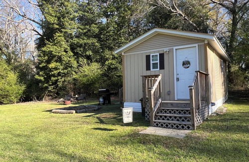 Rockfish Cabin | Cozy 1-bedroom private cabin in serene Raeford on historic working farm