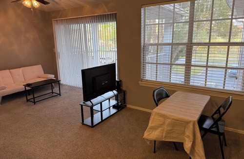 Plant City Apartment | Cozy 1-bedroom with AC, WiFi in charming Plant City