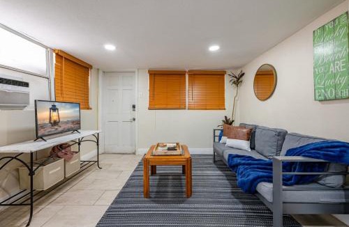 St. Petersburg Apartment | Cozy 1BR Courtyard + Shared Deck