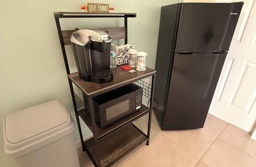 Lake Wales House | Cozy 2-bedroom & 1bathroom w. mini kitchenette in fantastic Lake Wales with AC