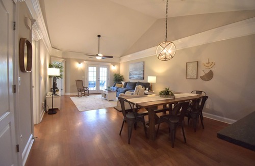 Valona Condo | Cozy 2-bedroom condo in charming Townsend with WiFi, AC