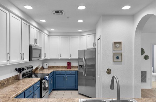 Calabria Condo | Cozy 2-bedroom condo in welcoming Kissimmee with AC and gym access