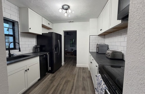 Bartow House | Cozy 2-bedroom house in charming Bartow traveling nurses and vacationers welcome