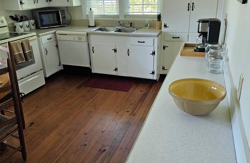 Lydia House | Cozy 2-bedroom house in charming Cheraw, SC
