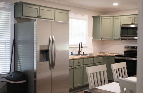 Eastman House | Cozy 2-bedroom house nestled among the trees and surrounded by open space.